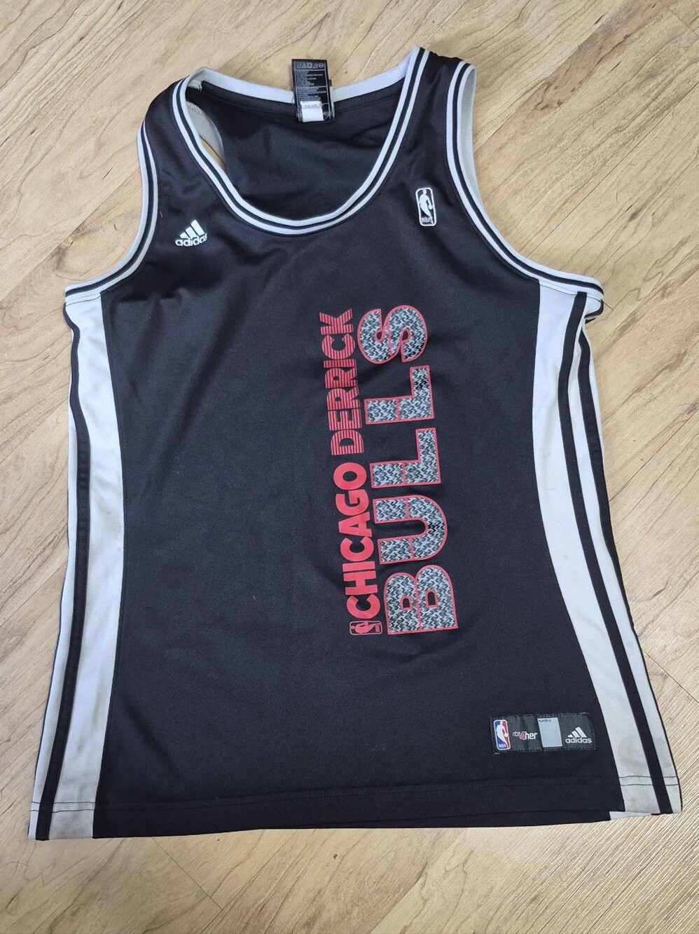 Womens Large Chicago Bulls Jersey